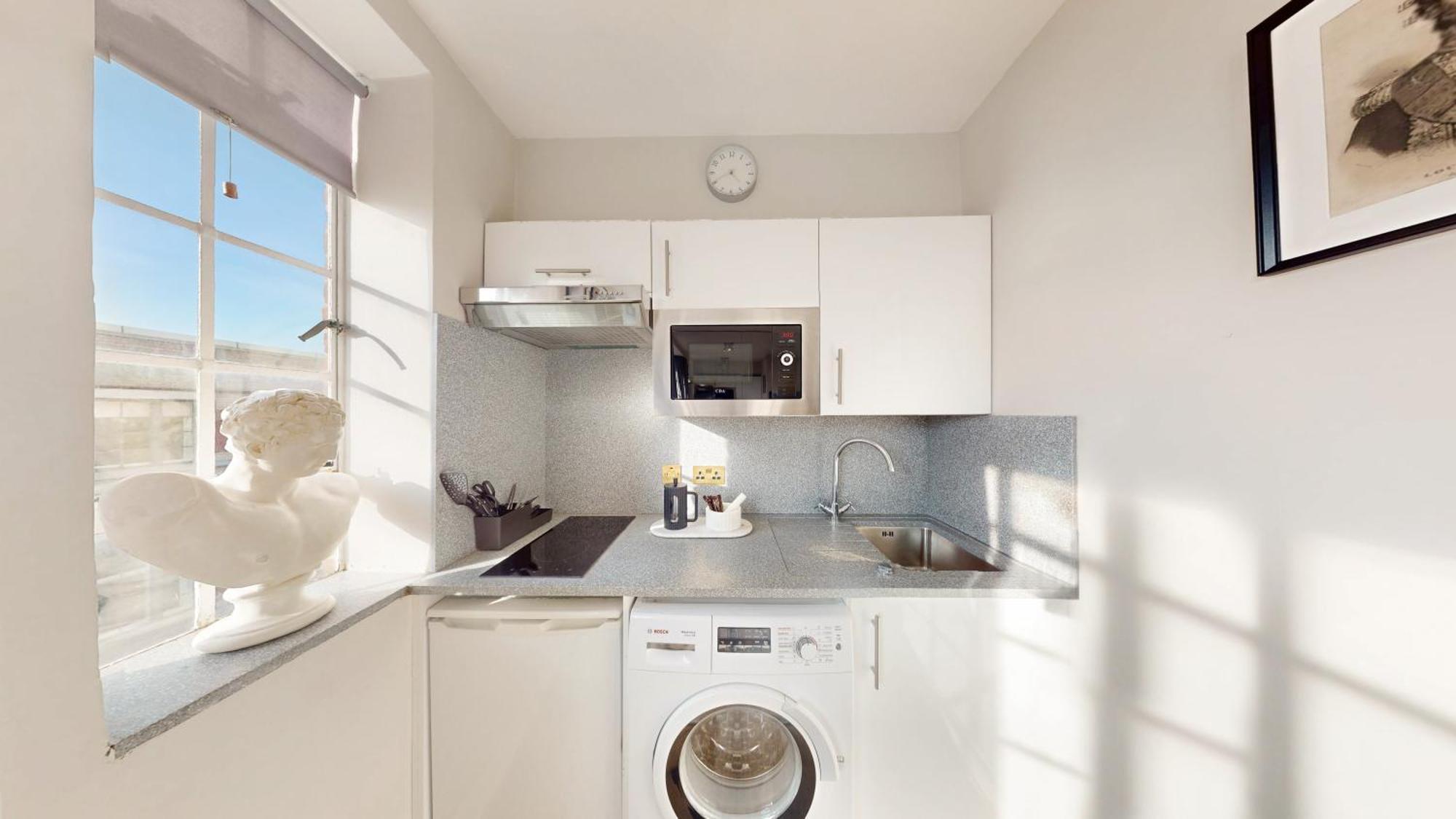 Chelsea Executive Apartment *